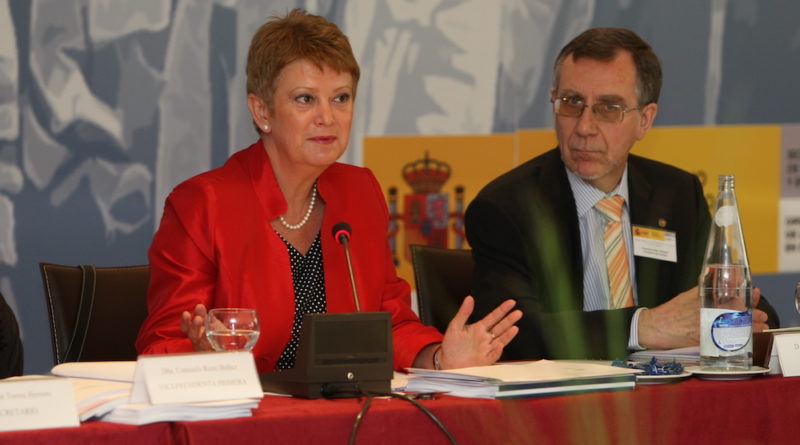 Consuelo Rumí con Francisco Ruiz en el Consejo General de la Ciudadanía Española en el Exterior